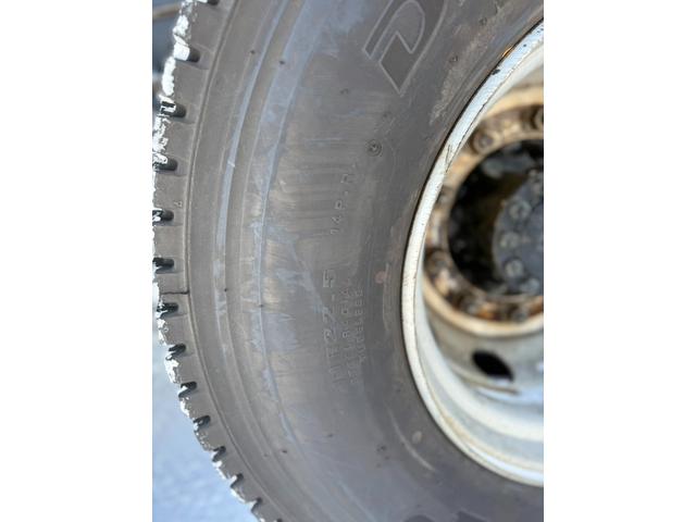 クオン ベースグレード　◎アルミ深箱、土砂禁ロングダンプ◎エスコット１２段◎４２０馬力◎５方開アオリ◎アオリスケットー◎エアシリンダー式手動ピン◎荷台内寸法（長７４０ｃｍ幅２３５ｃｍ高１２０ｃｍ）（44枚目）