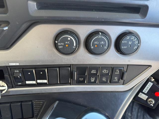 クオン ベースグレード　◎アルミ深箱、土砂禁ロングダンプ◎エスコット１２段◎４２０馬力◎５方開アオリ◎アオリスケットー◎エアシリンダー式手動ピン◎荷台内寸法（長７４０ｃｍ幅２３５ｃｍ高１２０ｃｍ）（69枚目）