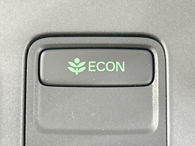 フリード ｅ：ＨＥＶクロスター　登録済未使用車　６人乗り　衝突軽減　両側電動ドア　シートヒーター　寒冷地仕様　アダプティブクルーズ　ＬＥＤヘッド・フォグ　ステアリングスイッチ　オートエアコン　純正１５ＡＷ　横滑り防止　オートライト（33枚目）