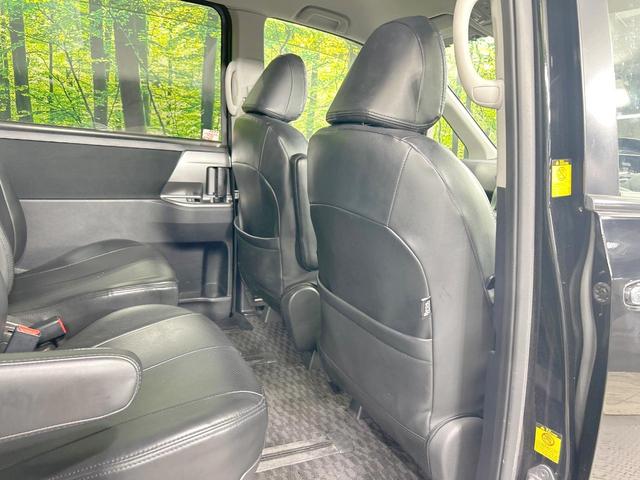 ヴォクシー ＺＳ　煌ＩＩ　禁煙車　後席モニター　寒冷地仕様　純正８型ナビ　バックカメラ　両側電動ドア　７人乗り　ＥＴＣ　ＨＩＤヘッド　ステアリングスイッチ　デュアルエアコン　スマートキー　１７インチＡＷ　パドルシフト（42枚目）