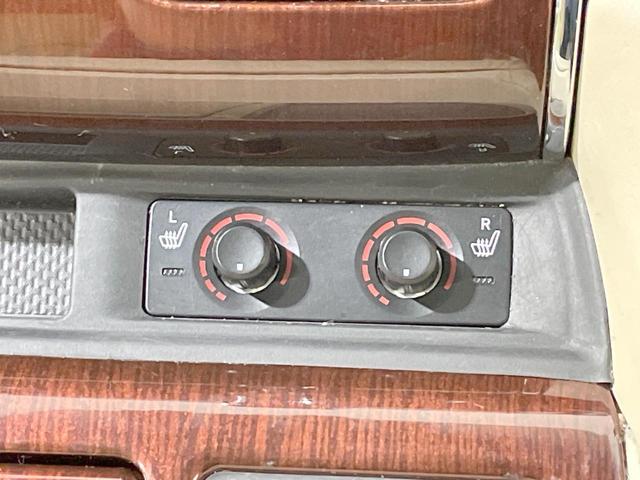 ヴェルファイアハイブリッド Ｖ　Ｌエディション　４ＷＤ　両側電動ドア　純正ＳＤナビ　バックカメラ　衝突軽減　１００Ｖ電源　レーダークルーズ　禁煙車　電動リアゲート　レザーシート　前後席パワーシート　ドラレコ　コーナーセンサー　前席シートヒーター（6枚目）