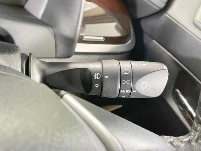 ヴェルファイアハイブリッド Ｖ　Ｌエディション　４ＷＤ　両側電動ドア　純正ＳＤナビ　バックカメラ　衝突軽減　１００Ｖ電源　レーダークルーズ　禁煙車　電動リアゲート　レザーシート　前後席パワーシート　ドラレコ　コーナーセンサー　前席シートヒーター（45枚目）