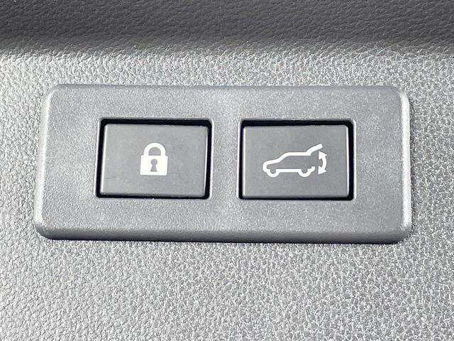 フォレスター プレミアム　４ＷＤ　純正８インチＳＤナビ　サイドカメラ　バックカメラ　寒冷地仕様　衝突軽減　禁煙車　ハーフレザーシート　コーナーセンサー　スマートキー　ＬＥＤヘッド　ビルトインＥＴＣ　クルコン　パワーシート（8枚目）