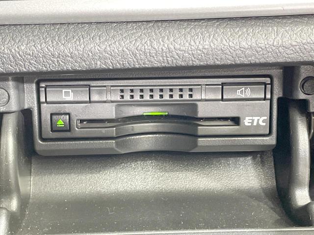 クラウン アスリートＳｉ－Ｆｏｕｒ　４ＷＤ　メーカー純正ナビ　バックカメラ　クルコン　ＨＩＤヘッド　ＬＥＤフォグ　ＥＴＣ　オートライト　スイング機能付オートデュアルエアコン　ドラレコ　Ｂｌｕｅｔｏｏｔｈ　ＣＤ／ＤＶＤ再生　スマートキー（8枚目）