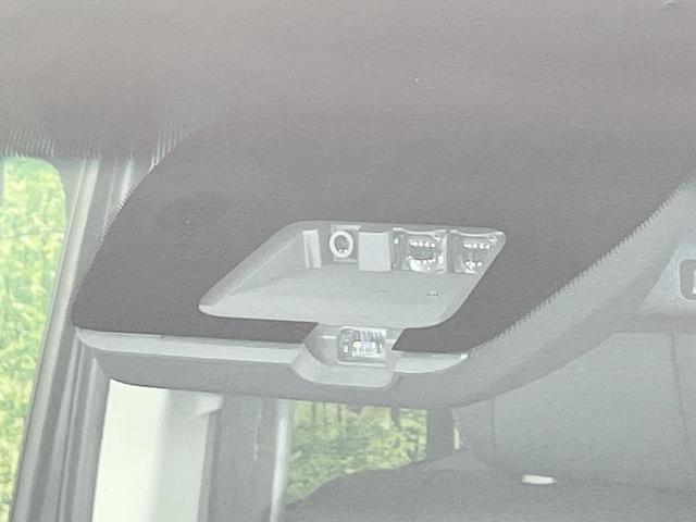 デリカＤ：５ シャモニー　登録済未使用車　衝突軽減　バックカメラ　シートヒーター　両側電動ドア　パワーバックドア　レーダークルーズ　ＬＥＤヘッド・フォグ　ステアリングヒーター　純正１８ＡＷ　アイドリングストップ　オートエアコン（4枚目）