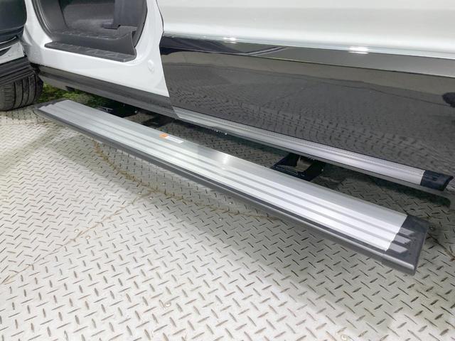デリカＤ：５ シャモニー　登録済未使用車　衝突軽減　バックカメラ　シートヒーター　両側電動ドア　パワーバックドア　レーダークルーズ　ＬＥＤヘッド・フォグ　ステアリングヒーター　純正１８ＡＷ　アイドリングストップ　オートエアコン（6枚目）