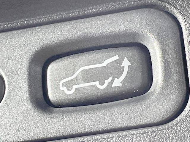 デリカＤ：５ シャモニー　登録済未使用車　衝突軽減　バックカメラ　シートヒーター　両側電動ドア　パワーバックドア　レーダークルーズ　ＬＥＤヘッド・フォグ　ステアリングヒーター　純正１８ＡＷ　アイドリングストップ　オートエアコン（8枚目）