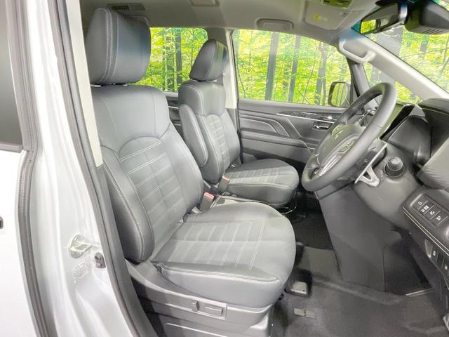 デリカＤ：５ シャモニー　登録済未使用車　衝突軽減　バックカメラ　シートヒーター　両側電動ドア　パワーバックドア　レーダークルーズ　ＬＥＤヘッド・フォグ　ステアリングヒーター　純正１８ＡＷ　アイドリングストップ　オートエアコン（9枚目）
