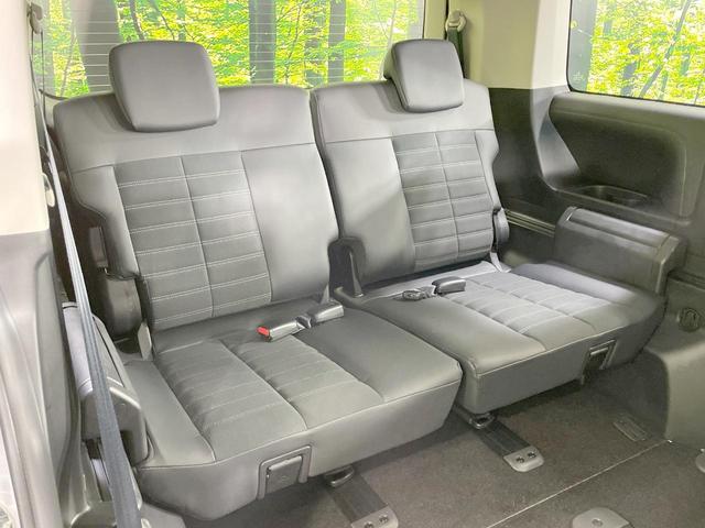 デリカＤ：５ シャモニー　登録済未使用車　衝突軽減　バックカメラ　シートヒーター　両側電動ドア　パワーバックドア　レーダークルーズ　ＬＥＤヘッド・フォグ　ステアリングヒーター　純正１８ＡＷ　アイドリングストップ　オートエアコン（11枚目）