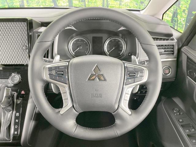デリカＤ：５ シャモニー　登録済未使用車　衝突軽減　バックカメラ　シートヒーター　両側電動ドア　パワーバックドア　レーダークルーズ　ＬＥＤヘッド・フォグ　ステアリングヒーター　純正１８ＡＷ　アイドリングストップ　オートエアコン（13枚目）