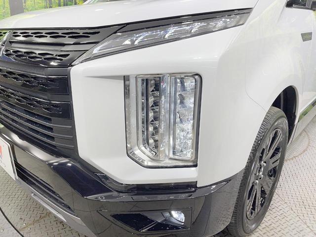 デリカＤ：５ シャモニー　登録済未使用車　衝突軽減　バックカメラ　シートヒーター　両側電動ドア　パワーバックドア　レーダークルーズ　ＬＥＤヘッド・フォグ　ステアリングヒーター　純正１８ＡＷ　アイドリングストップ　オートエアコン（14枚目）