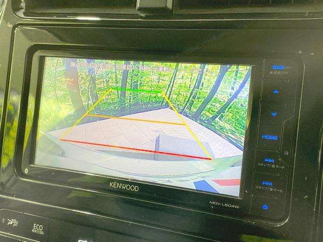 プリウス Ｓ　ＳＤナビ　バックカメラ　寒冷地仕様　衝突軽減　レーダークルーズ　禁煙車　コーナーセンサー　スマートキー　ＬＥＤヘッド　オートハイビーム　オートライト　オートエアコン　ステアリングスイッチ（5枚目）