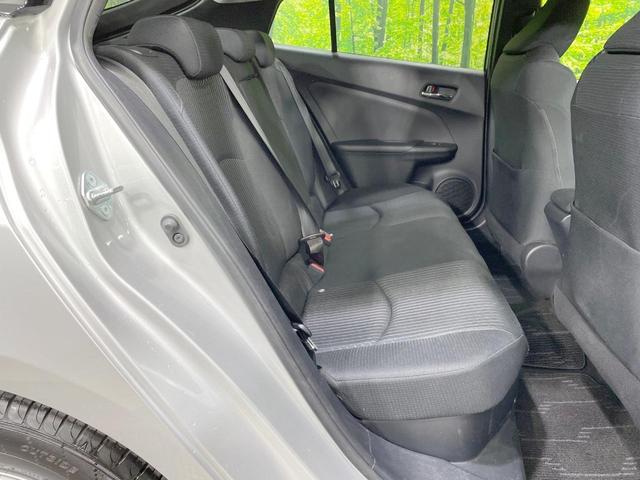 プリウス Ｓ　ＳＤナビ　バックカメラ　寒冷地仕様　衝突軽減　レーダークルーズ　禁煙車　コーナーセンサー　スマートキー　ＬＥＤヘッド　オートハイビーム　オートライト　オートエアコン　ステアリングスイッチ（10枚目）
