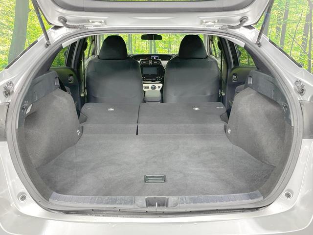 プリウス Ｓ　ＳＤナビ　バックカメラ　寒冷地仕様　衝突軽減　レーダークルーズ　禁煙車　コーナーセンサー　スマートキー　ＬＥＤヘッド　オートハイビーム　オートライト　オートエアコン　ステアリングスイッチ（11枚目）