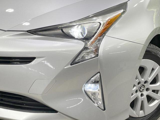 プリウス Ｓ　ＳＤナビ　バックカメラ　寒冷地仕様　衝突軽減　レーダークルーズ　禁煙車　コーナーセンサー　スマートキー　ＬＥＤヘッド　オートハイビーム　オートライト　オートエアコン　ステアリングスイッチ（14枚目）