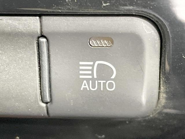 プリウス Ｓ　ＳＤナビ　バックカメラ　寒冷地仕様　衝突軽減　レーダークルーズ　禁煙車　コーナーセンサー　スマートキー　ＬＥＤヘッド　オートハイビーム　オートライト　オートエアコン　ステアリングスイッチ（35枚目）