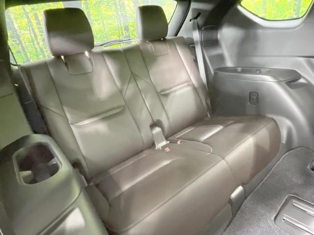 CX-8 XD Lパッケージ 4WD 7人乗り 衝突軽減 純正SDナビ 後席モニター 全周囲カメラ BOSEサウンド 本革シート 前席シートエアコン 電動リアゲート コーナーセンサー ETC スマートキー 禁煙車(12枚目)