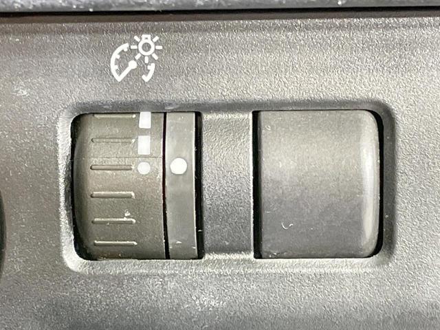 ＸＶ ２．０ｉ－Ｌ　アイサイト　純正ナビ　バックカメラ　衝突軽減　レーダークルーズ　ルーフレール　パワーシート　ＨＩＤヘッド　純正１７ＡＷ　デュアルエアコン　アイドリングストップ　スマートキー　ステアリングスイッチ　横滑り防止（37枚目）