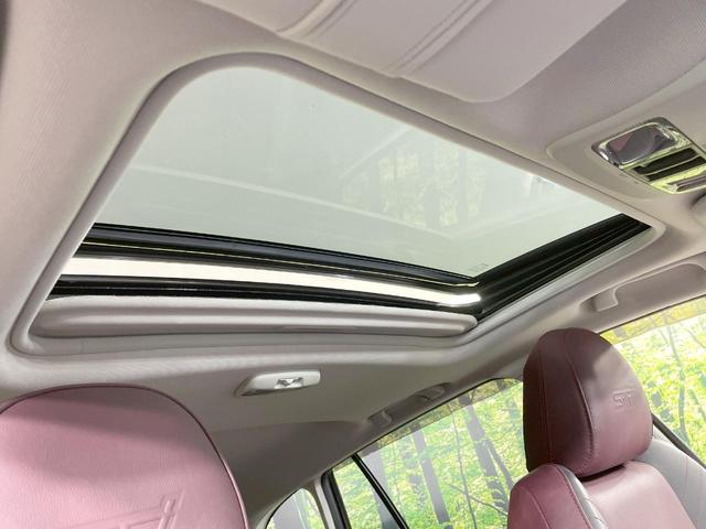 レヴォーグ 1.6STIスポーツアイサイト サンルーフ 純正ナビ LEDライナー バックカメラ 革シート レーダークルーズ シートヒーター LEDヘッド・フォグ ETC 純正18AW パドルシフト ステアリングスイッチ デュアルエアコン(4枚目)