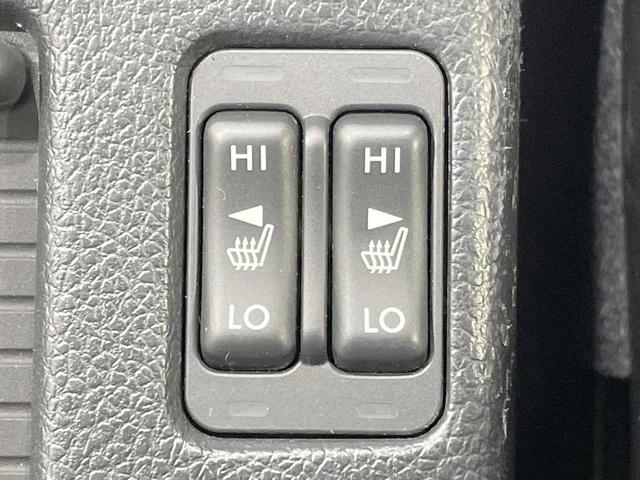 レヴォーグ 1.6STIスポーツアイサイト サンルーフ 純正ナビ LEDライナー バックカメラ 革シート レーダークルーズ シートヒーター LEDヘッド・フォグ ETC 純正18AW パドルシフト ステアリングスイッチ デュアルエアコン(8枚目)