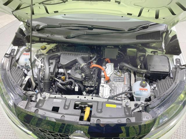 ノート Ｓ　ＦＯＵＲ　純正９型ナビ　衝突軽減　シートヒーター　デジタルインナーミラー　ステアリングヒーター　オートエアコン　ステアリングスイッチ　オートハイビーム　ウィンカーミラー　スマートキー　１５ＡＷ（19枚目）