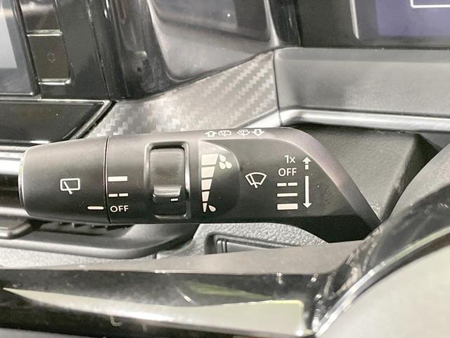 ノート Ｓ　ＦＯＵＲ　純正９型ナビ　衝突軽減　シートヒーター　デジタルインナーミラー　ステアリングヒーター　オートエアコン　ステアリングスイッチ　オートハイビーム　ウィンカーミラー　スマートキー　１５ＡＷ（27枚目）