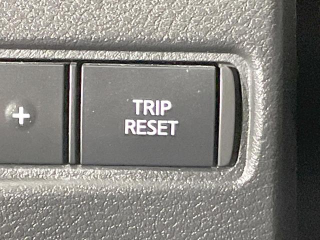 ノート Ｓ　ＦＯＵＲ　純正９型ナビ　衝突軽減　シートヒーター　デジタルインナーミラー　ステアリングヒーター　オートエアコン　ステアリングスイッチ　オートハイビーム　ウィンカーミラー　スマートキー　１５ＡＷ（38枚目）