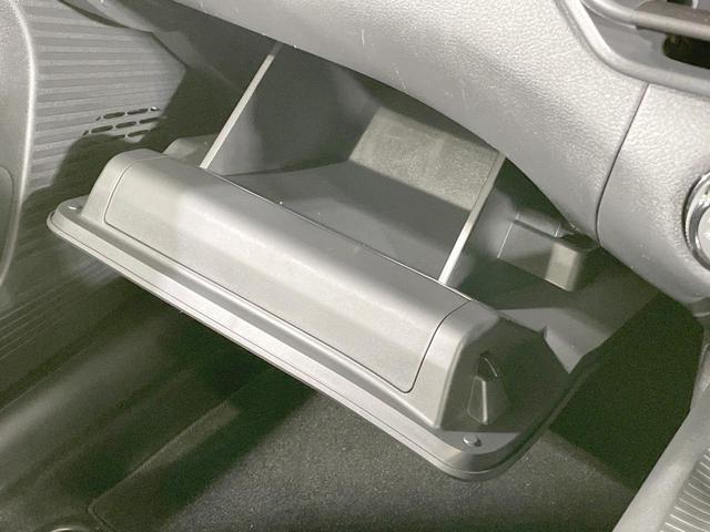 ノート Ｓ　ＦＯＵＲ　純正９型ナビ　衝突軽減　シートヒーター　デジタルインナーミラー　ステアリングヒーター　オートエアコン　ステアリングスイッチ　オートハイビーム　ウィンカーミラー　スマートキー　１５ＡＷ（59枚目）