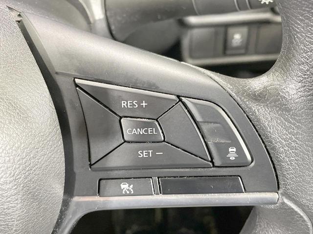 ノート ｅ－パワー　Ｘ　ＦＯＵＲ　ブラックアロー　ＳＤナビ　全周囲カメラ　衝突被害軽減　レーダークルーズ　禁煙車　コーナーセンサー　デジタルインナーミラー　スマートキー　ＬＥＤヘッド　オートライト　オートエアコン　純正１５ＡＷ　Ｂｌｕｅｔｏｏｔｈ再生（8枚目）