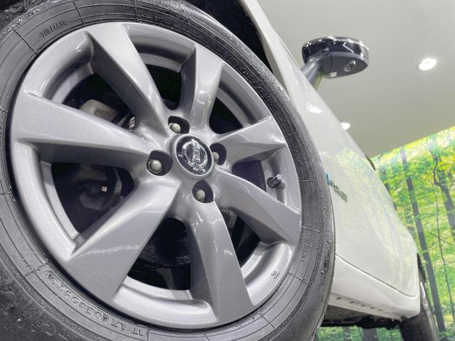 ノート ｅ－パワー　Ｘ　ＦＯＵＲ　ブラックアロー　ＳＤナビ　全周囲カメラ　衝突被害軽減　レーダークルーズ　禁煙車　コーナーセンサー　デジタルインナーミラー　スマートキー　ＬＥＤヘッド　オートライト　オートエアコン　純正１５ＡＷ　Ｂｌｕｅｔｏｏｔｈ再生（13枚目）