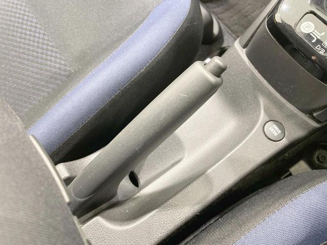 ノート ｅ－パワー　Ｘ　ＦＯＵＲ　ブラックアロー　ＳＤナビ　全周囲カメラ　衝突被害軽減　レーダークルーズ　禁煙車　コーナーセンサー　デジタルインナーミラー　スマートキー　ＬＥＤヘッド　オートライト　オートエアコン　純正１５ＡＷ　Ｂｌｕｅｔｏｏｔｈ再生（47枚目）