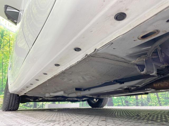 ノート ｅ－パワー　Ｘ　ＦＯＵＲ　ブラックアロー　ＳＤナビ　全周囲カメラ　衝突被害軽減　レーダークルーズ　禁煙車　コーナーセンサー　デジタルインナーミラー　スマートキー　ＬＥＤヘッド　オートライト　オートエアコン　純正１５ＡＷ　Ｂｌｕｅｔｏｏｔｈ再生（50枚目）