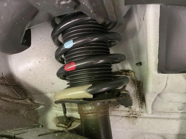 ノート ｅ－パワー　Ｘ　ＦＯＵＲ　ブラックアロー　ＳＤナビ　全周囲カメラ　衝突被害軽減　レーダークルーズ　禁煙車　コーナーセンサー　デジタルインナーミラー　スマートキー　ＬＥＤヘッド　オートライト　オートエアコン　純正１５ＡＷ　Ｂｌｕｅｔｏｏｔｈ再生（56枚目）