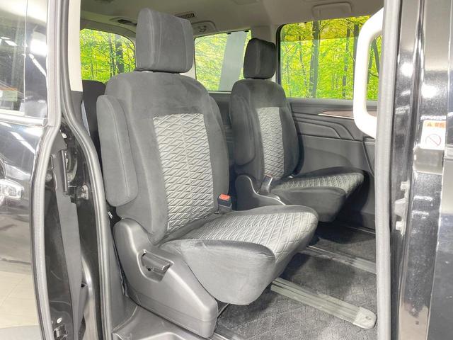 後部座席も気になるようなキズ・汚れやへたり等、大きなダメージはなく、良好な状態です。