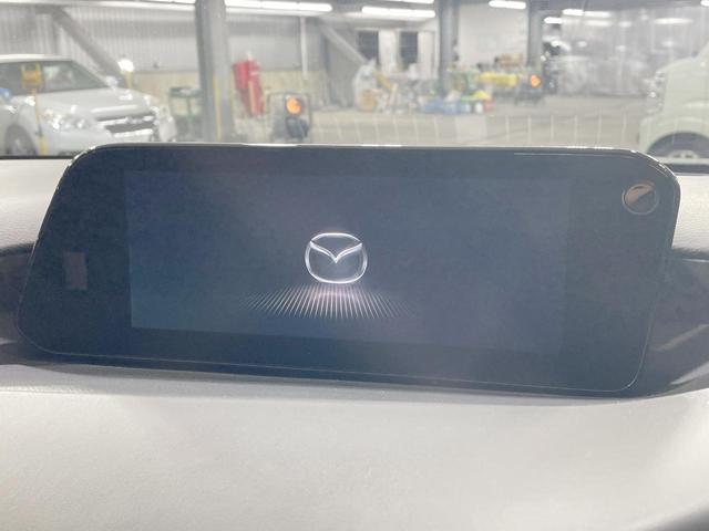MAZDA3ファストバック 15S 4WD 禁煙車 8.8型マツダコネクトナビ 全周囲カメラ 衝突軽減 レーダークルーズ ドラレコ ETC LEDヘッド 純正16AW オートエアコン コーナーセンサー スマートキー アイドリングストップ(4枚目)