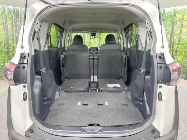 シエンタ Ｇ　クエロ　４ＷＤ　両側電動ドア　全周囲カメラ　寒冷地仕様　衝突被害軽減システム　コーナーセンサー　スマートキー　ＬＥＤヘッド　ビルトインＥＴＣ　純正１５インチアルミ　オートハイビーム　車線逸脱警報（12枚目）