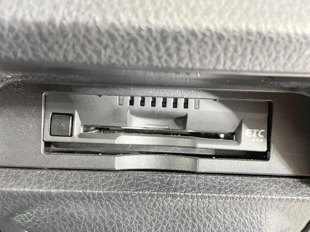 ヴォクシー ＺＳ　煌ＩＩ　純正９型ナビ　バックカメラ　衝突軽減　両側電動ドア　７人乗り　寒冷地仕様　クルコン　ＬＥＤヘッド　純正１６ＡＷ　ステアリングスイッチ　デュアルエアコン　Ｂｌｕｅｔｏｏｔｈ再生　オートライト（8枚目）