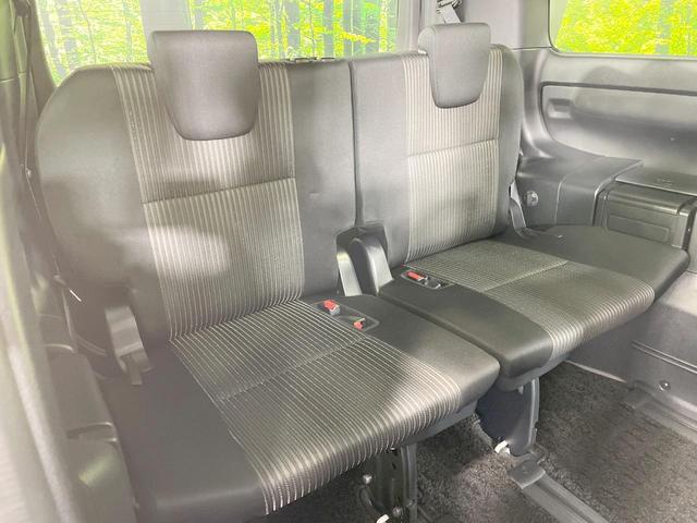ヴォクシー ＺＳ　煌ＩＩ　純正９型ナビ　バックカメラ　衝突軽減　両側電動ドア　７人乗り　寒冷地仕様　クルコン　ＬＥＤヘッド　純正１６ＡＷ　ステアリングスイッチ　デュアルエアコン　Ｂｌｕｅｔｏｏｔｈ再生　オートライト（11枚目）