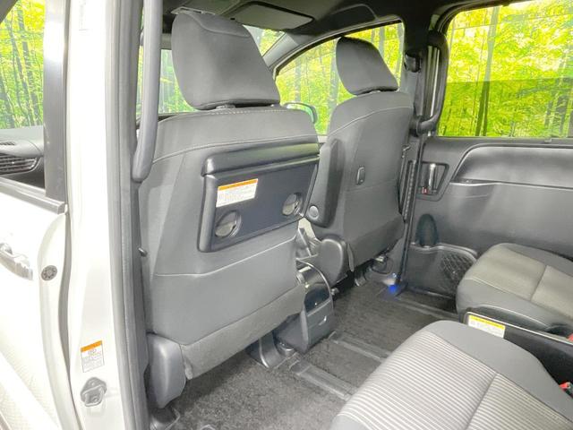 ヴォクシー ＺＳ　煌ＩＩ　純正９型ナビ　バックカメラ　衝突軽減　両側電動ドア　７人乗り　寒冷地仕様　クルコン　ＬＥＤヘッド　純正１６ＡＷ　ステアリングスイッチ　デュアルエアコン　Ｂｌｕｅｔｏｏｔｈ再生　オートライト（43枚目）