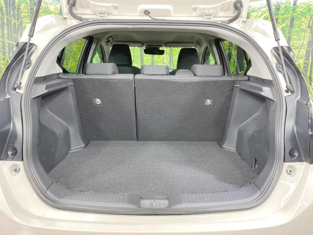 アクア Ｇ　４ＷＤ　純正１０．５ＤＡ　寒冷地仕様　全周囲カメラ　ＡＣ１００Ｖ電源　トヨタセーフティセンス　禁煙車　コーナーセンサー　レーンキープ　スマートキー　ＬＥＤヘッド　ＥＴＣ　ブラインドスポットモニター（38枚目）