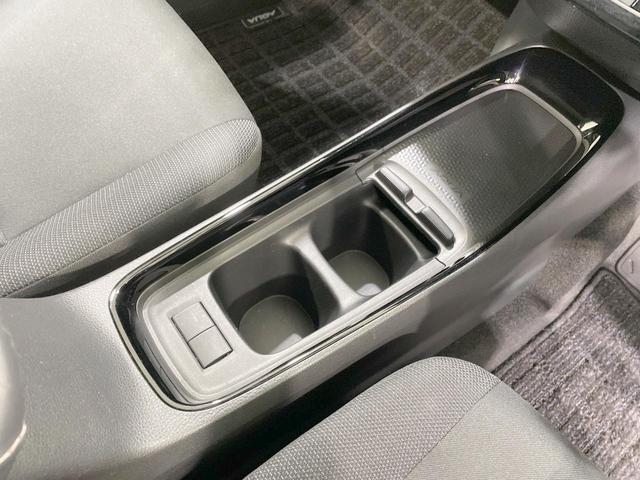 アクア Ｇ　４ＷＤ　純正１０．５ＤＡ　寒冷地仕様　全周囲カメラ　ＡＣ１００Ｖ電源　トヨタセーフティセンス　禁煙車　コーナーセンサー　レーンキープ　スマートキー　ＬＥＤヘッド　ＥＴＣ　ブラインドスポットモニター（47枚目）