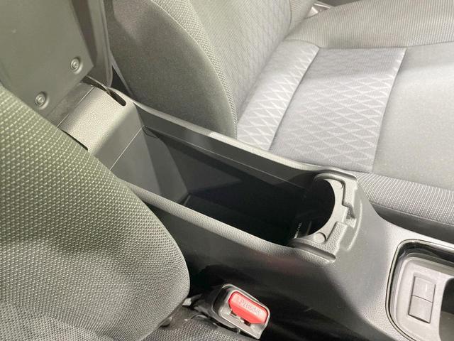 アクア Ｇ　４ＷＤ　純正１０．５ＤＡ　寒冷地仕様　全周囲カメラ　ＡＣ１００Ｖ電源　トヨタセーフティセンス　禁煙車　コーナーセンサー　レーンキープ　スマートキー　ＬＥＤヘッド　ＥＴＣ　ブラインドスポットモニター（48枚目）