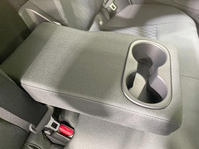 アクア Ｇ　４ＷＤ　純正１０．５ＤＡ　寒冷地仕様　全周囲カメラ　ＡＣ１００Ｖ電源　トヨタセーフティセンス　禁煙車　コーナーセンサー　レーンキープ　スマートキー　ＬＥＤヘッド　ＥＴＣ　ブラインドスポットモニター（49枚目）