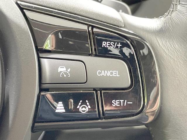 【アダプティブクルーズコントロール】高速道路での長距離走行が楽に！！自動で速度を保つクルーズコントロールが、衝突軽減システムと連携し、前方の車両を感知して車間を保つように速度調節してくれます！！