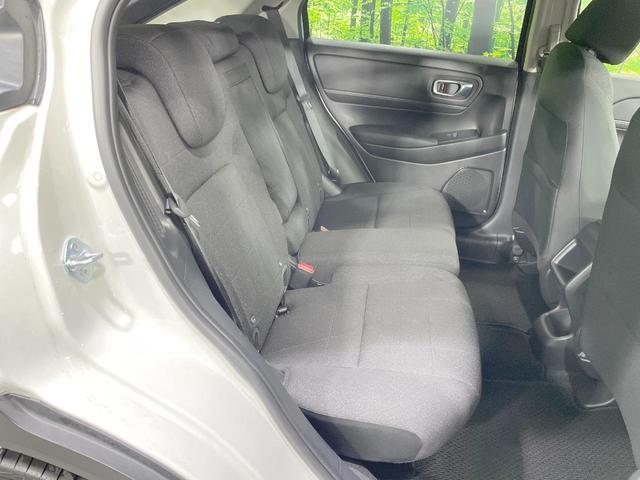 後部座席も気になるようなキズ・汚れやへたり等、大きなダメージはなく、良好な状態です。