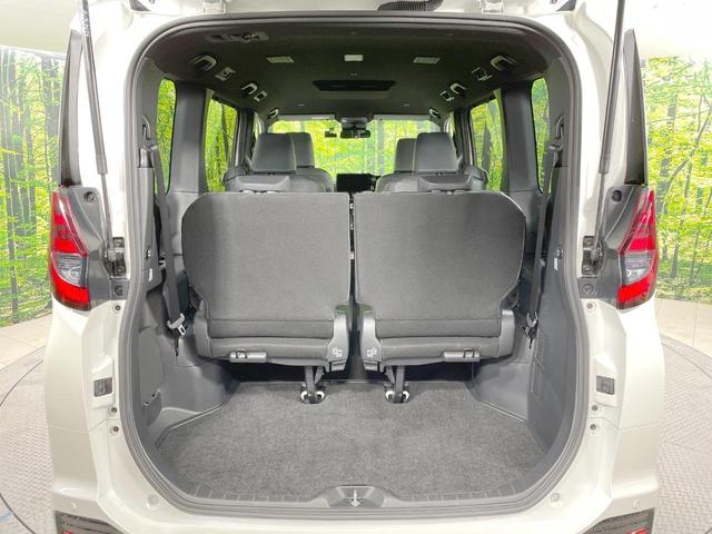 ノア S-Z 4WD 両側電動ドア SDナビ 後席モニター バックカメラ 寒冷地仕様 衝突被害軽減システム レーダークルーズ ハーフレザーシート ドラレコ コーナーセンサー スマートキー LEDヘッド 禁煙車(12枚目)