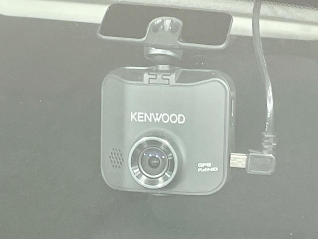 ノート X FOUR 後期型 4WD 禁煙車 SDナビ 衝突軽減 ドライブレコーダー フロント・バックソナー Bluetooth再生 横滑り防止 スマートキー オートライト 車線逸脱警報 ヘッドライトレベライザー(6枚目)