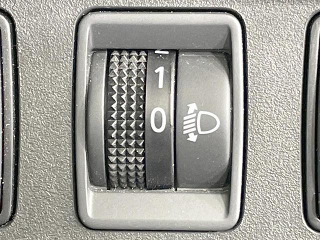 ノート X FOUR 後期型 4WD 禁煙車 SDナビ 衝突軽減 ドライブレコーダー フロント・バックソナー Bluetooth再生 横滑り防止 スマートキー オートライト 車線逸脱警報 ヘッドライトレベライザー(36枚目)