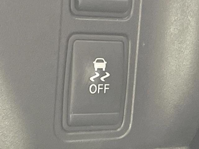 セレナ ハイウェイスター　フリップダウン　純正９型ナビ　全周囲カメラ　両側電動ドア　衝突軽減　ＥＴＣ　ＬＥＤヘッド　クルコン　アイドリングストップ　ステアリングスイッチ　Ｂｌｕｅｔｏｏｔｈ再生　オートエアコン　純正１５ＡＷ（42枚目）