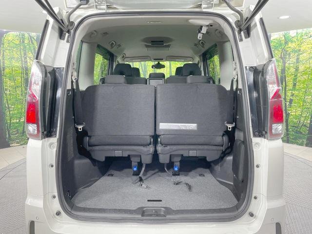 セレナ ハイウェイスター　フリップダウン　純正９型ナビ　全周囲カメラ　両側電動ドア　衝突軽減　ＥＴＣ　ＬＥＤヘッド　クルコン　アイドリングストップ　ステアリングスイッチ　Ｂｌｕｅｔｏｏｔｈ再生　オートエアコン　純正１５ＡＷ（55枚目）